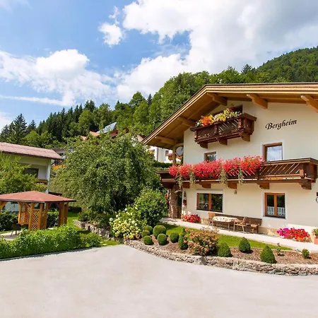 Fuer Vier Personen Mit Balkon In Suedlage Walchsee